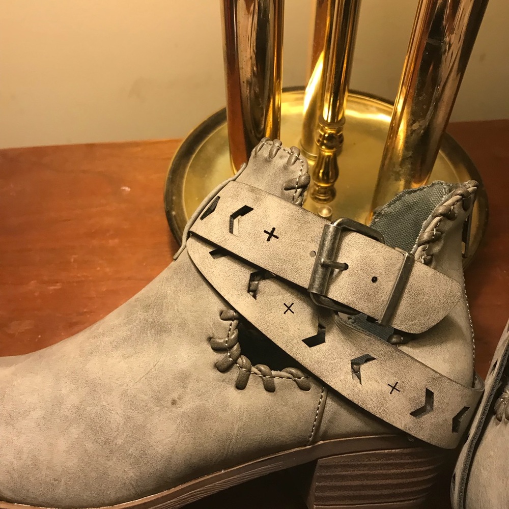 ⭐️HP⭐️Wrapped Booties❄️ - Picture 6 of 8